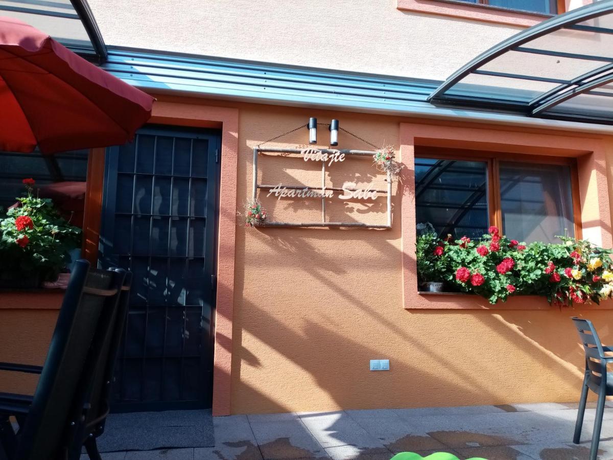 Brezno 2 Izbovy Apartman Sabi Exterior foto