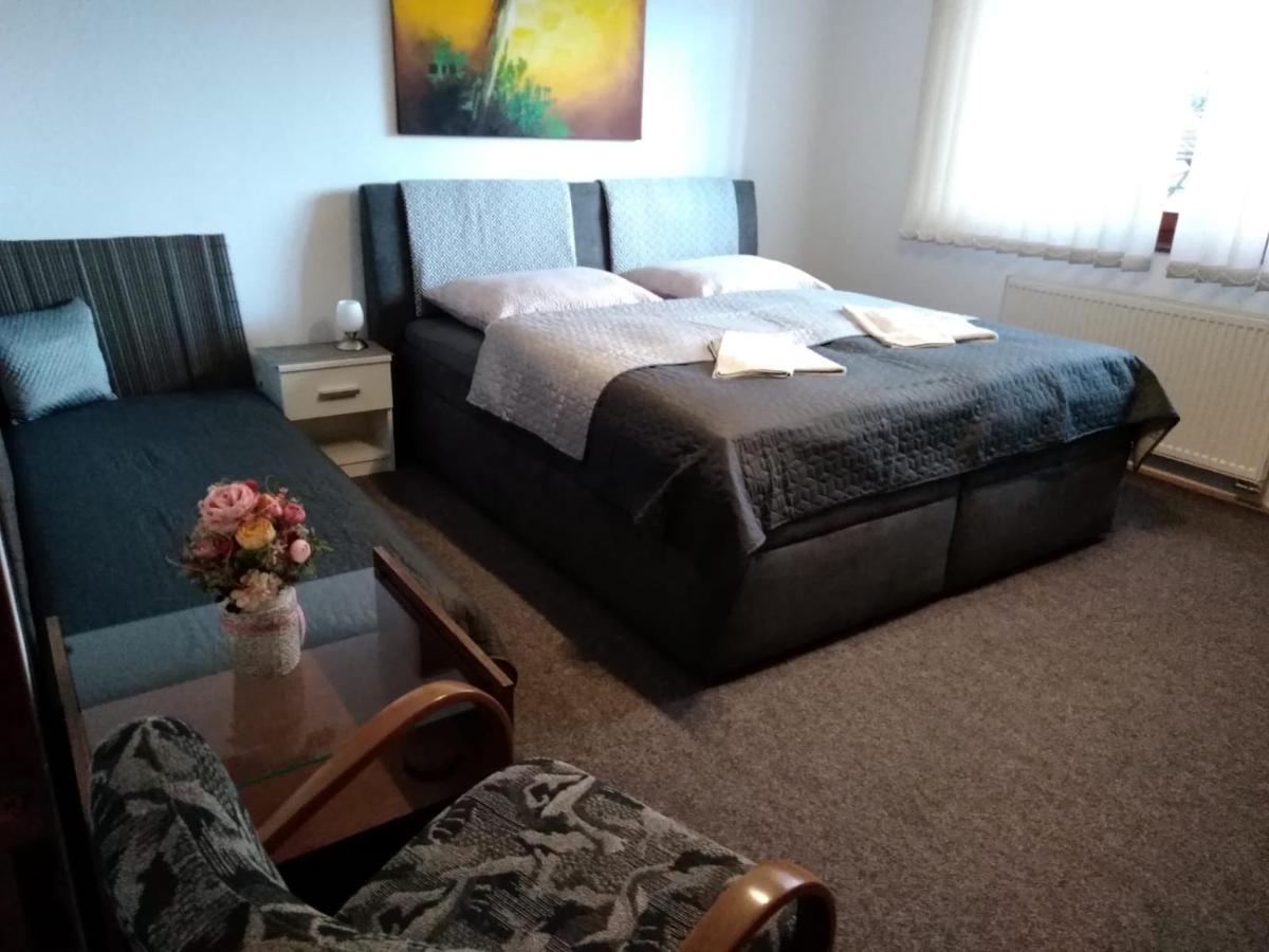 Brezno 2 Izbovy Apartman Sabi Exterior foto